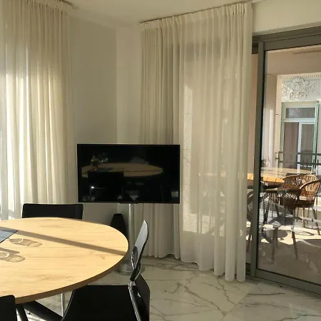 Saint Jhon * マントン